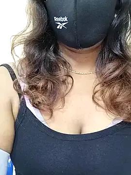 Queen-dhivya from StripChat is Freechat