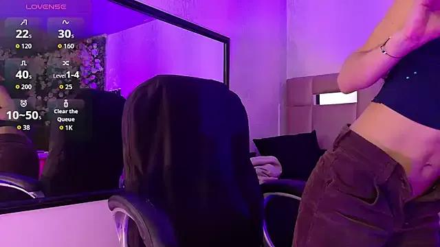 Queenjenn__ from StripChat is Freechat