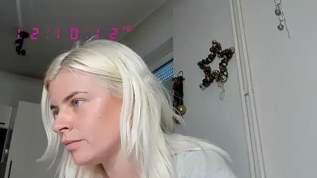 Queenofthenighttt from StripChat