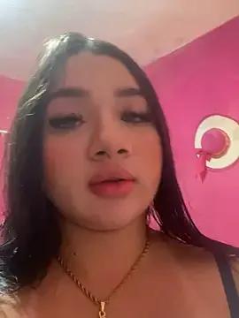 QueenYumi from StripChat is Freechat