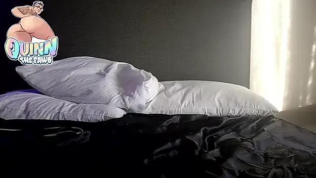 quinnmariexo from StripChat is Freechat