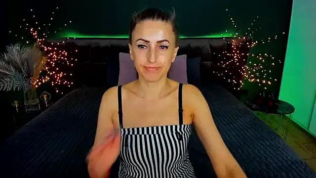 Rebecca_Diamond from StripChat