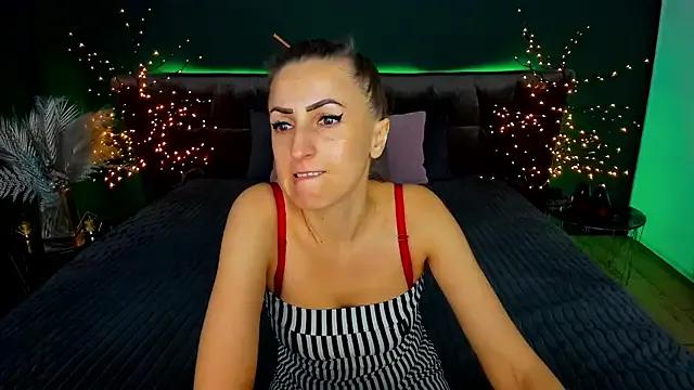 Rebecca_Diamond from StripChat