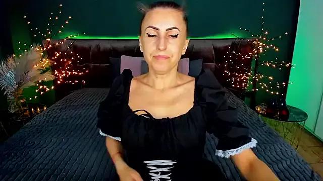 Rebecca_Diamond from StripChat