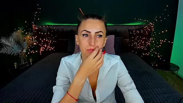 Rebecca_Diamond from StripChat