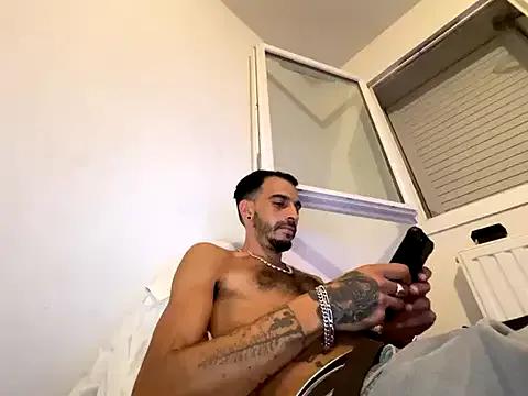Rebeu313 from StripChat