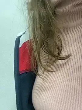 rosegold666 from StripChat is Freechat