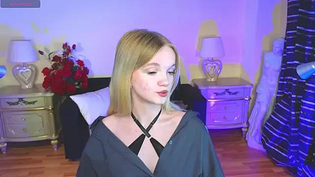 RosesKate from StripChat is Freechat