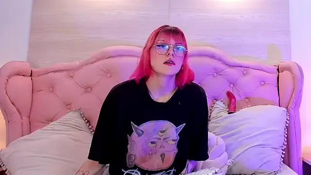Rossiie_Hunt_ from StripChat is Freechat