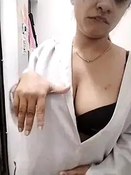 Rosy_cam from StripChat is Freechat