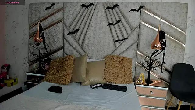 RousseWalker from StripChat is Freechat