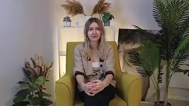 RoxaneDuperre from StripChat is Freechat