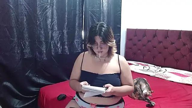 Roxy_f_w from StripChat is Freechat