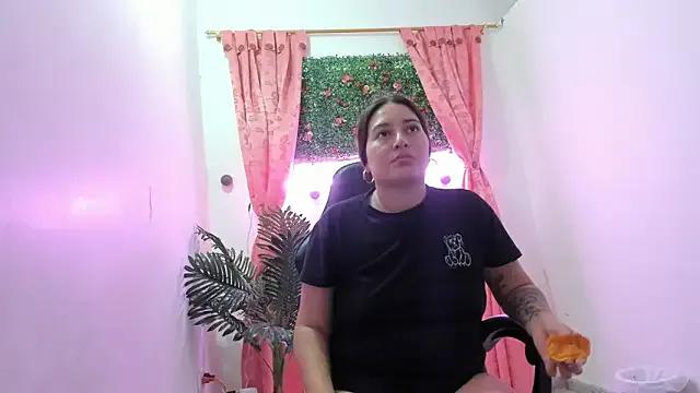 RubiDesire from StripChat is Freechat