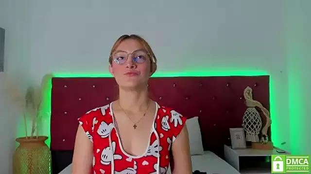 Ruth_harvey_ from StripChat is Freechat