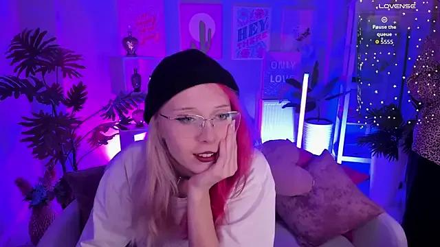SakuraBliss from StripChat is Freechat