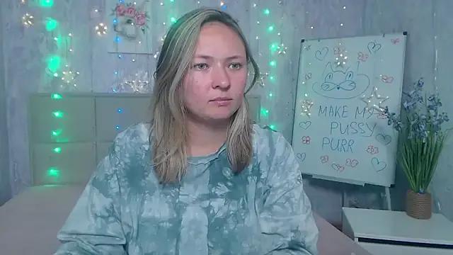 SallyVerda from StripChat is Freechat