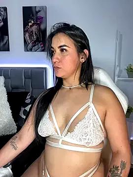 SalomeMartinesss from StripChat is Freechat