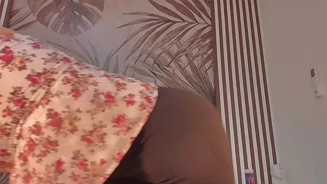 Samaantha-White from StripChat is Freechat