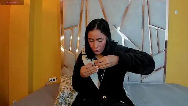 samanta_lu01 from StripChat is Freechat