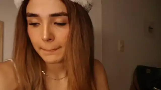 Samantha_blaree_ from StripChat is Freechat