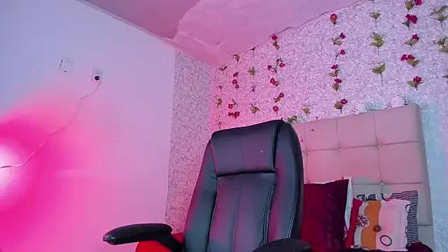 Samantha_KateXXX from StripChat is Freechat