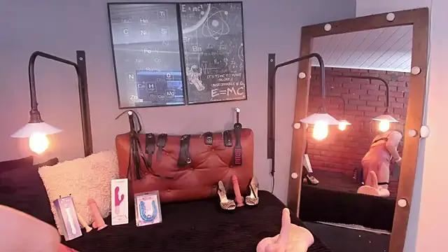 Samantha_mature56 from StripChat