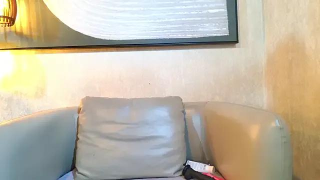 samatha_monrroe from StripChat is Freechat