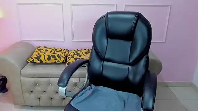 Sara_Collins2 from StripChat is Freechat