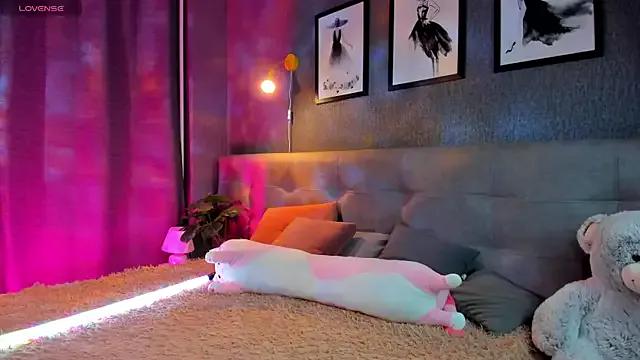 Sara_Frayer from StripChat is Freechat