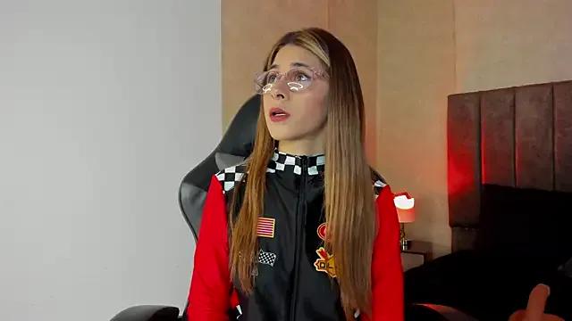 Sara_Roades from StripChat