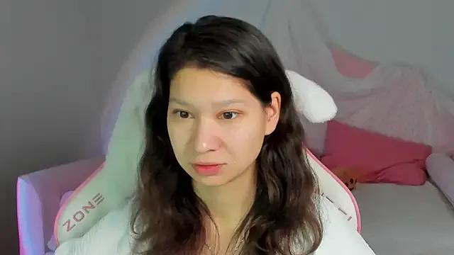 SaraDenars from StripChat is Freechat