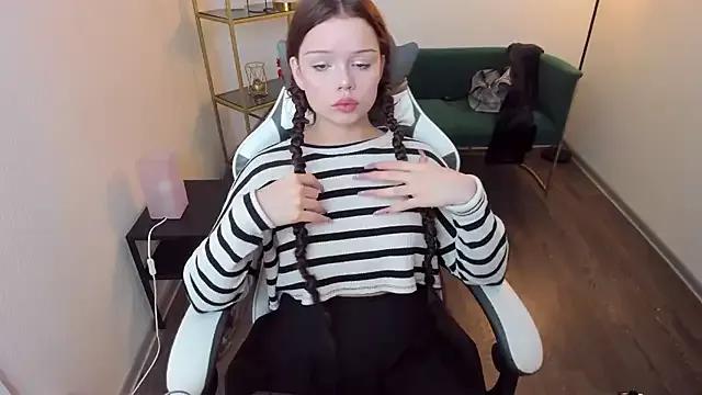 Sarah_babyyy from StripChat is Freechat