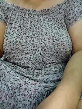 sarah_dlo3a from StripChat is Freechat