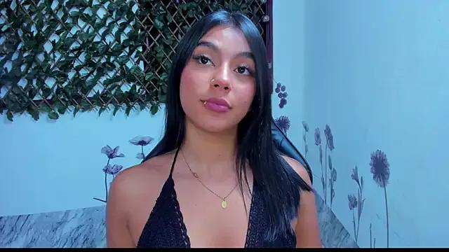 Sarahbrowm_ from StripChat