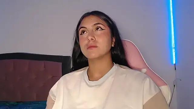 SarahCute14 from StripChat is Freechat