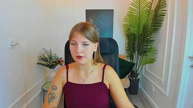 SaraMayki from StripChat is Freechat