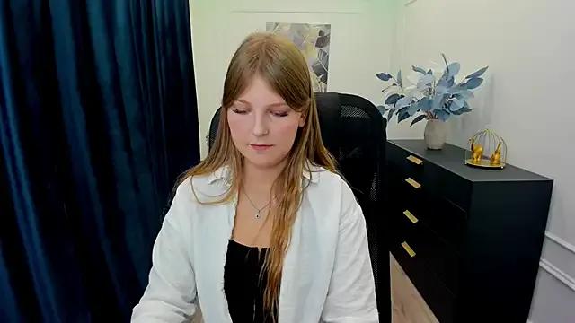 SaraMayki from StripChat is Freechat