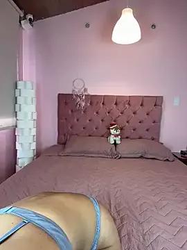 saramooon from StripChat is Freechat