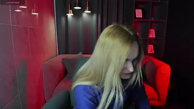 SaraSubtlety from StripChat