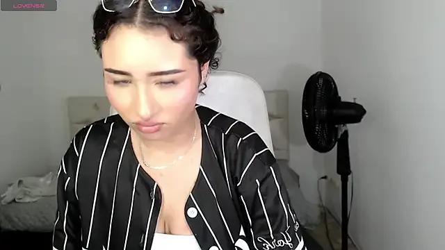 sasha_17_ from StripChat is Freechat