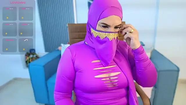 Sashaa_Elitee from StripChat is Freechat