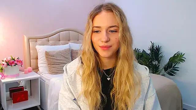 Checkout girls naked models with similar nickname. Cute sexy Free Models.