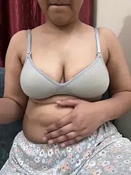 sassygirl4141 from StripChat is Freechat