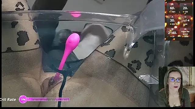 SassySquirtQueen from StripChat is Freechat