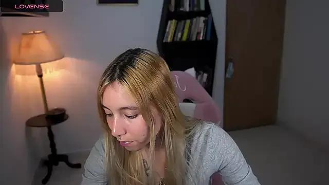 Saucy_Jenn from StripChat is Freechat