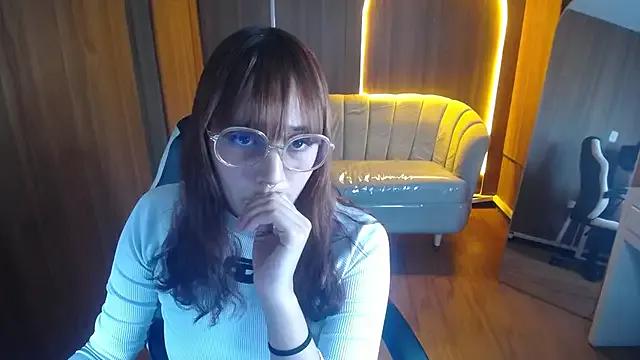 Scarlet_2b_ from StripChat is Freechat