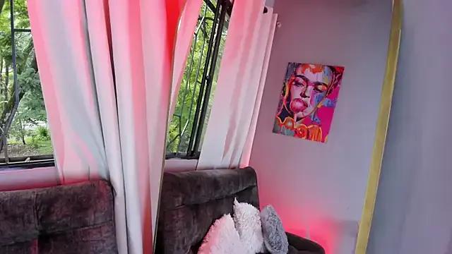 Scarlett__Hill from StripChat is Freechat