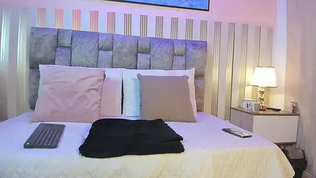 Scarlett__lace from StripChat is Freechat