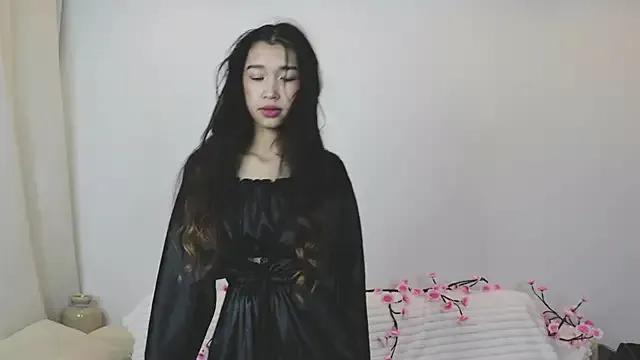 SelinaLukas from StripChat is Freechat